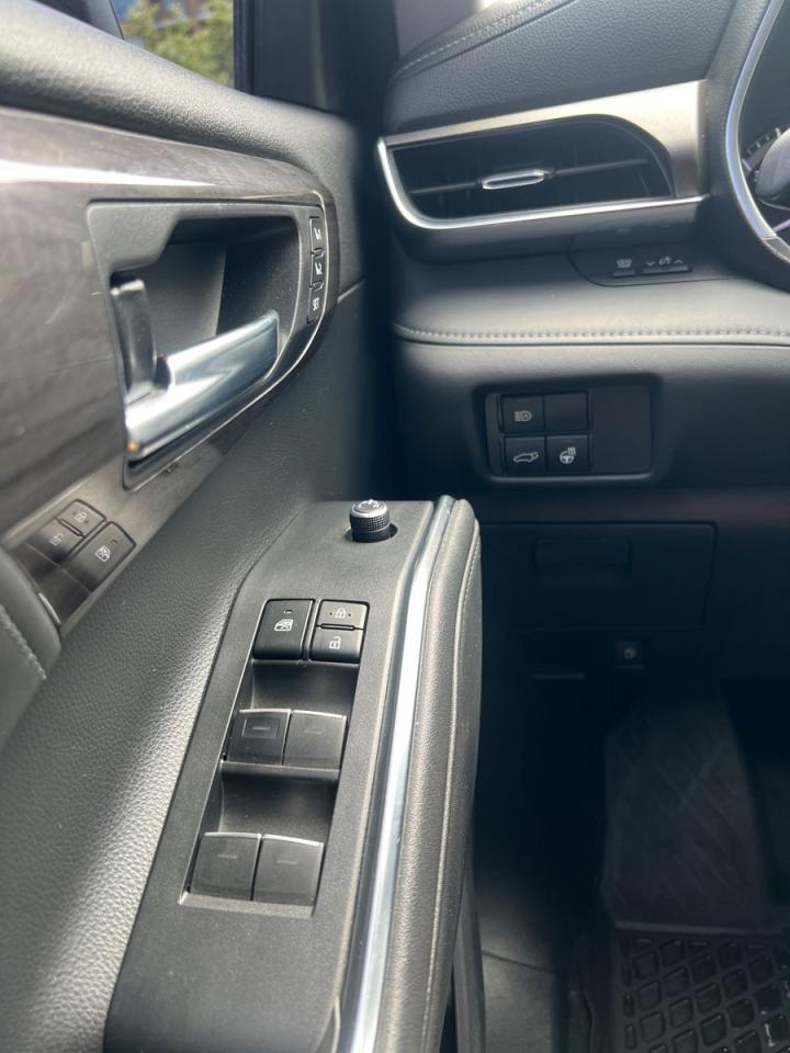 2020 Toyota Highlander Limited AWD V6 - Photo #22