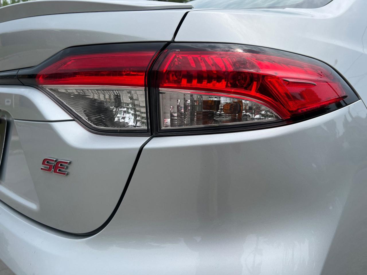 2020 Toyota Corolla SE - Photo #6