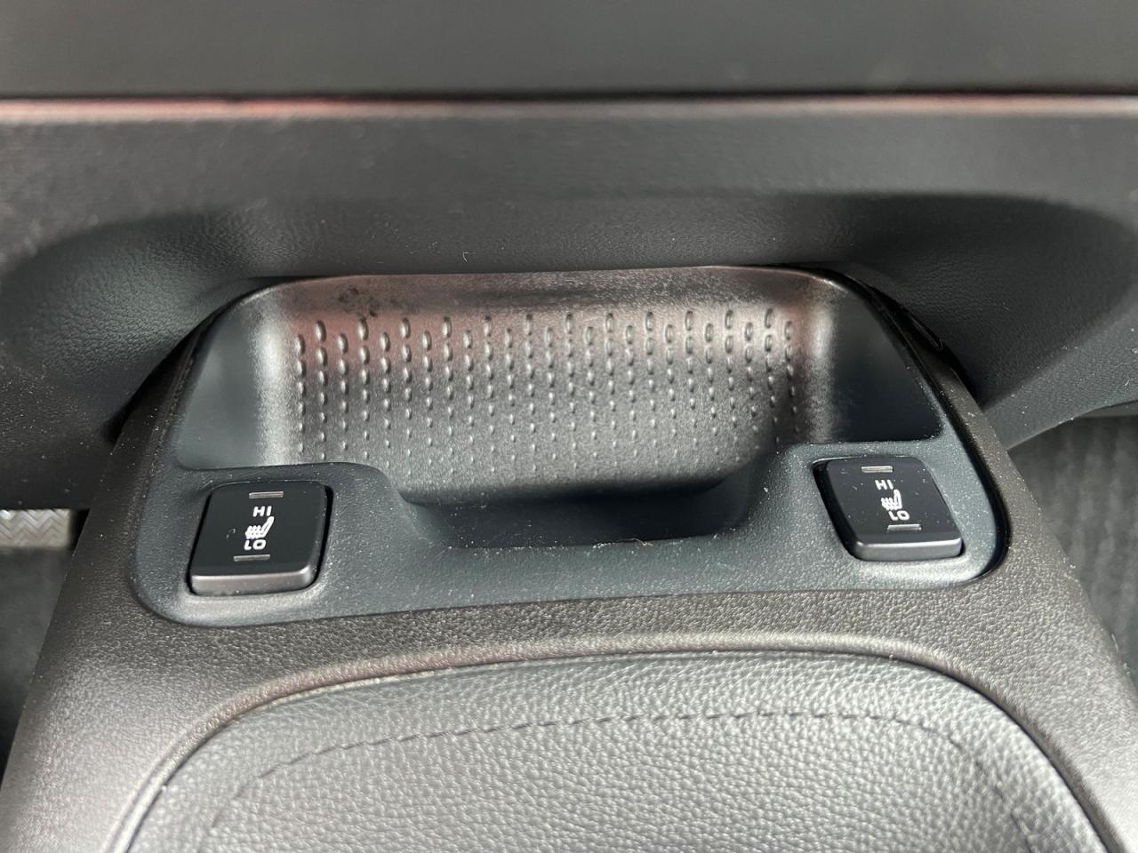 2020 Toyota Corolla SE - Photo #16