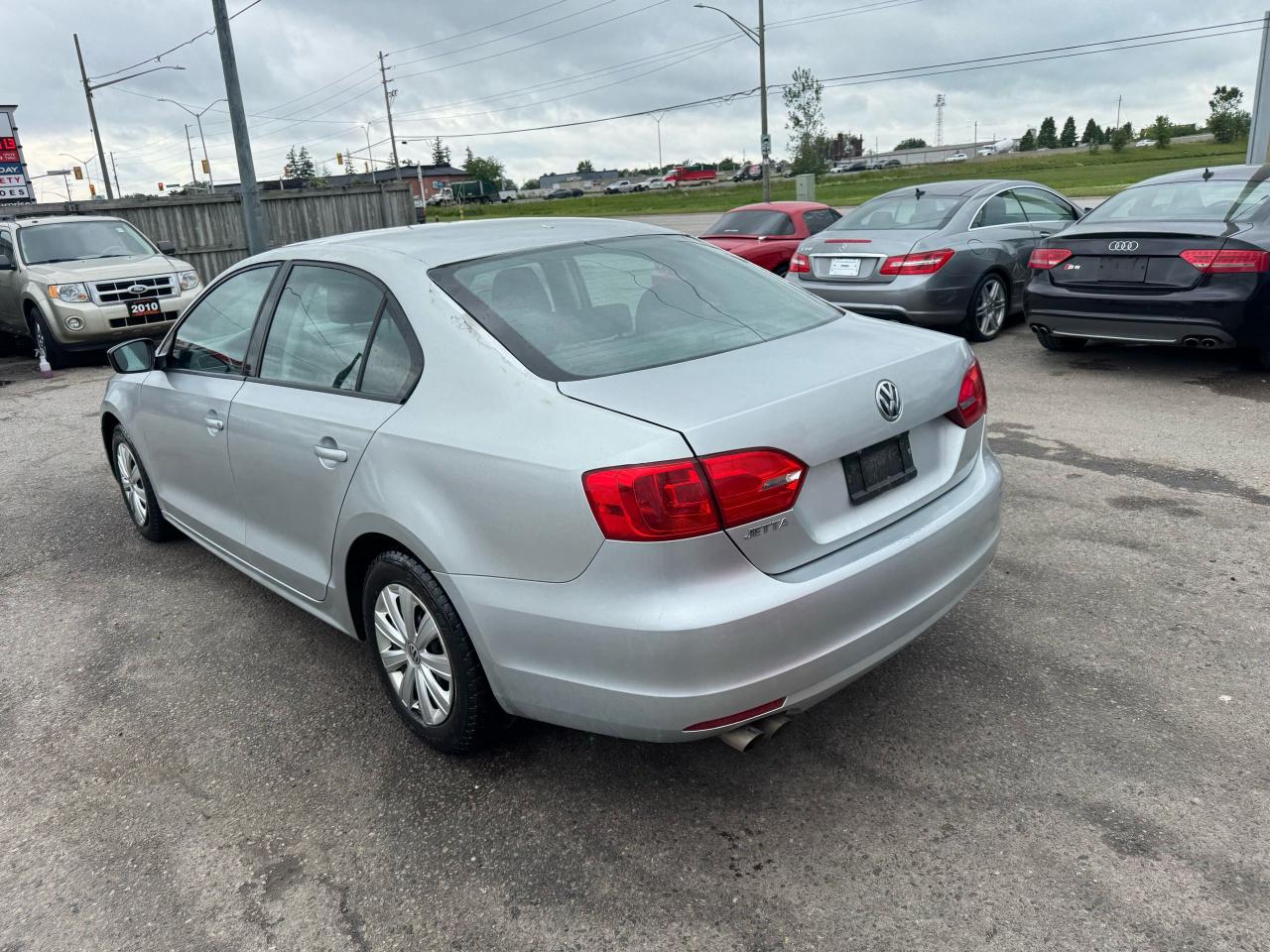 2013 Volkswagen Jetta TRENDLINE+, WELL SERVICED, 4 CYL, CERTIFIED - Photo #3