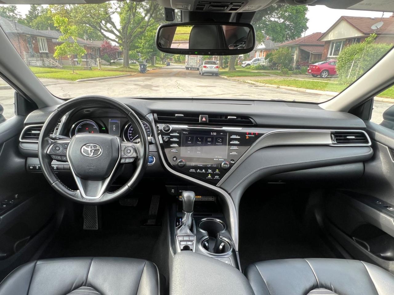 2019 Toyota Camry HYBRID SE - Photo #21