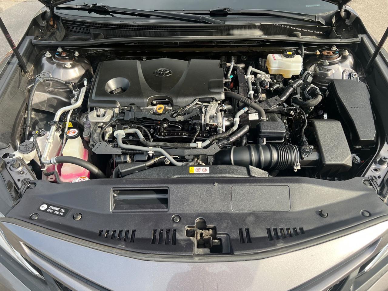 2019 Toyota Camry HYBRID SE - Photo #23
