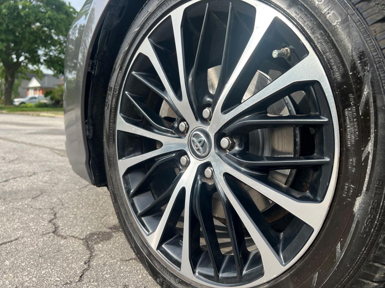 2019 Toyota Camry HYBRID SE - Photo #24