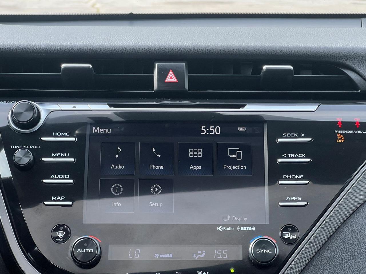 2019 Toyota Camry HYBRID SE - Photo #22