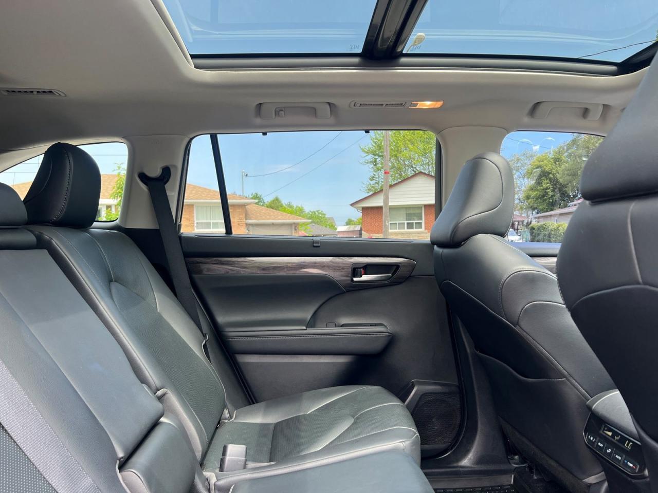 2020 Toyota Highlander Limited AWD V6 - Photo #8