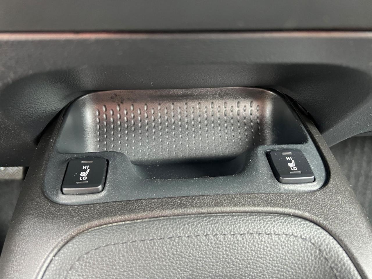 2020 Toyota Corolla SE - Photo #16