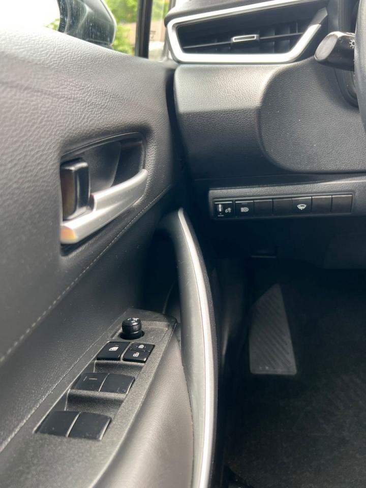 2020 Toyota Corolla SE - Photo #18