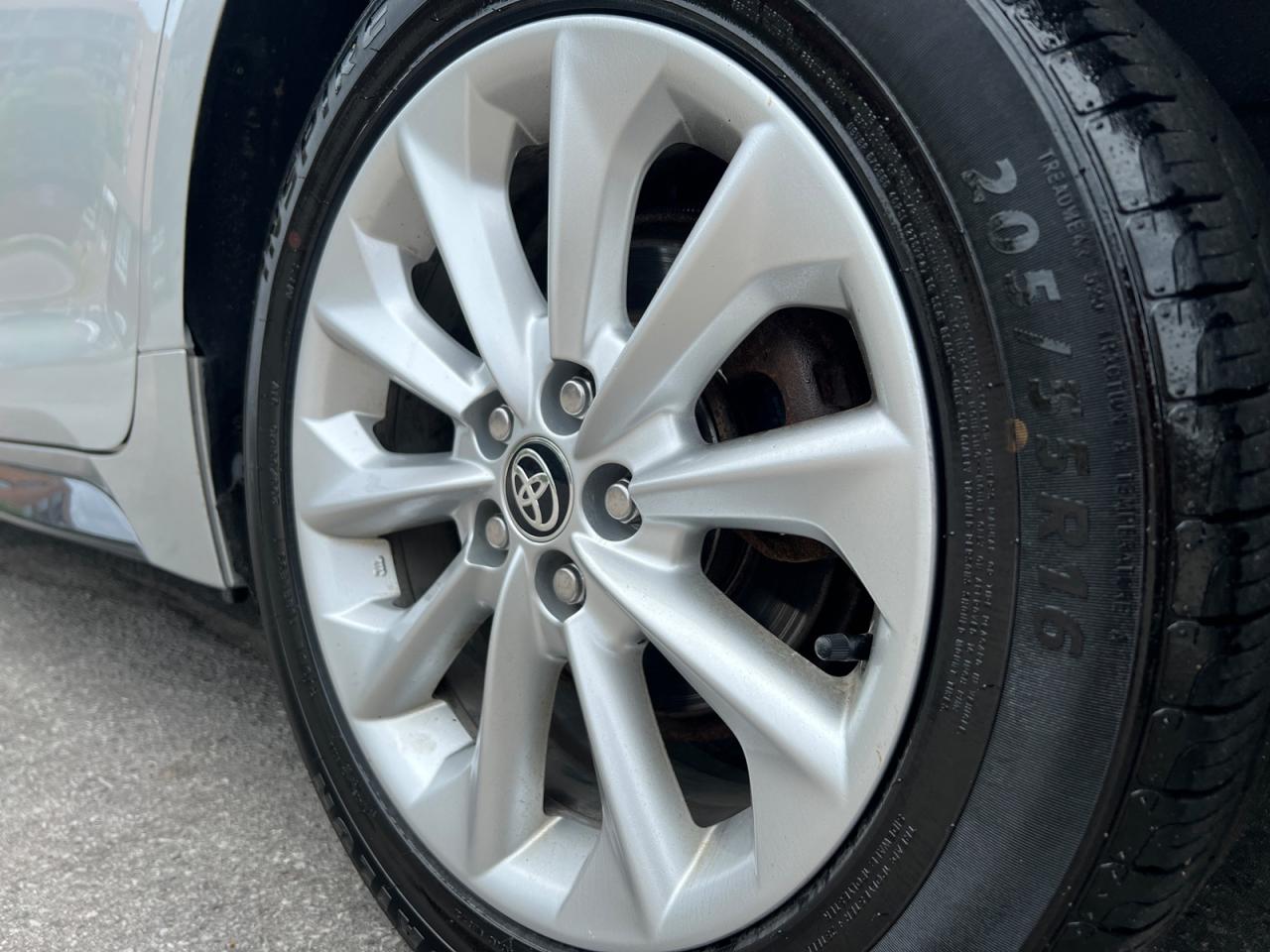 2020 Toyota Corolla SE - Photo #20