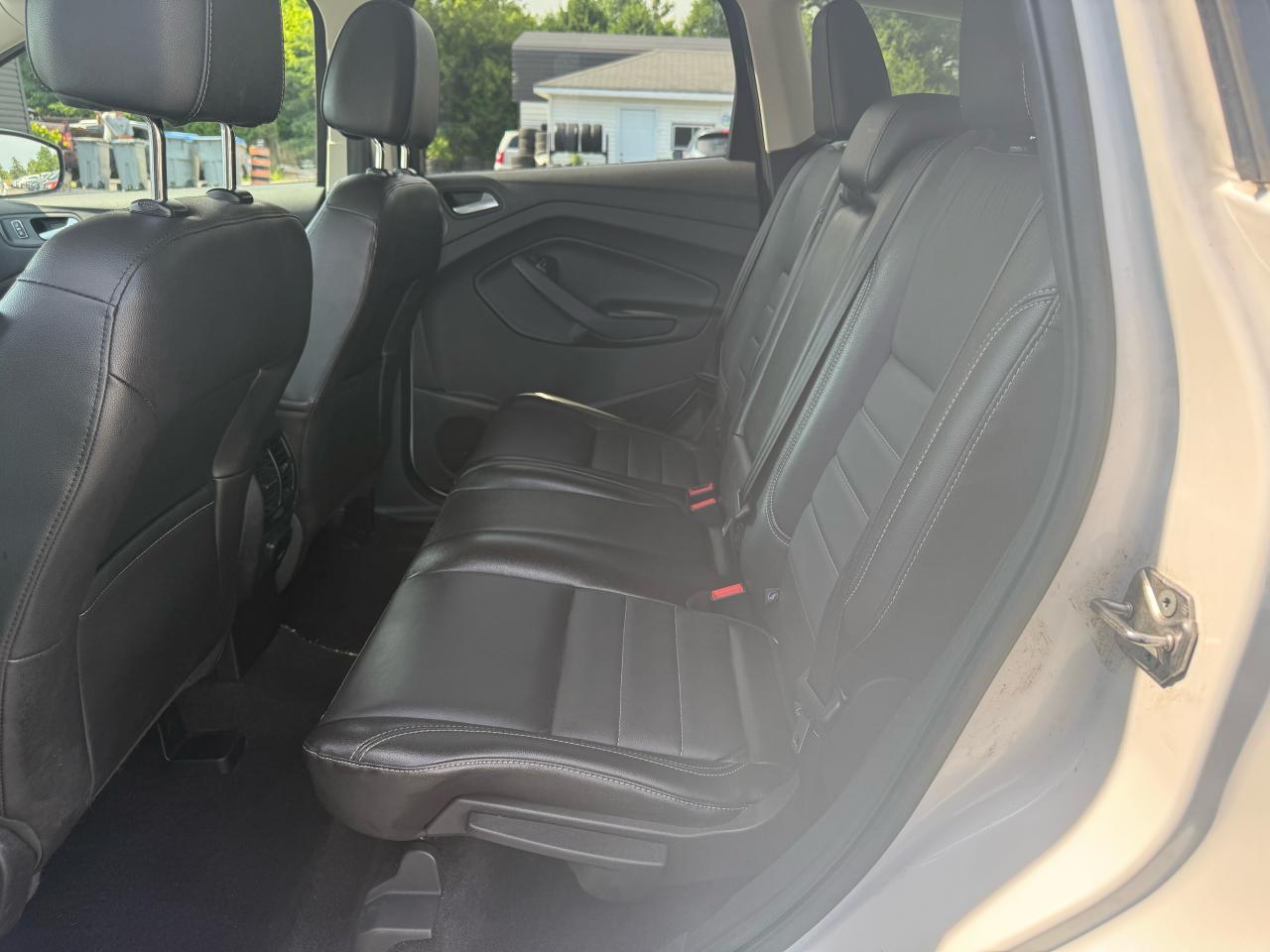 2015 Ford Escape Titanium Photo11