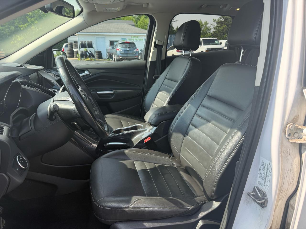 2015 Ford Escape Titanium Photo12