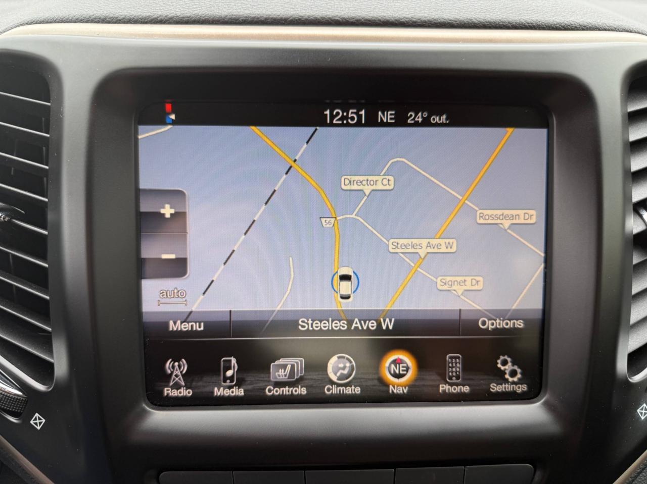 2015 Jeep Cherokee 4WD 4dr North Photo