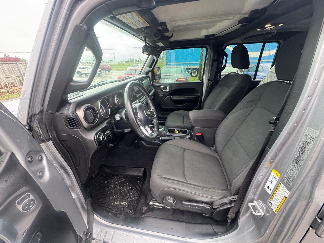 2020 Jeep Gladiator SPORT, 4X4, ONLY 176KMS, HARD TOP, CERTIFIED - Photo #9