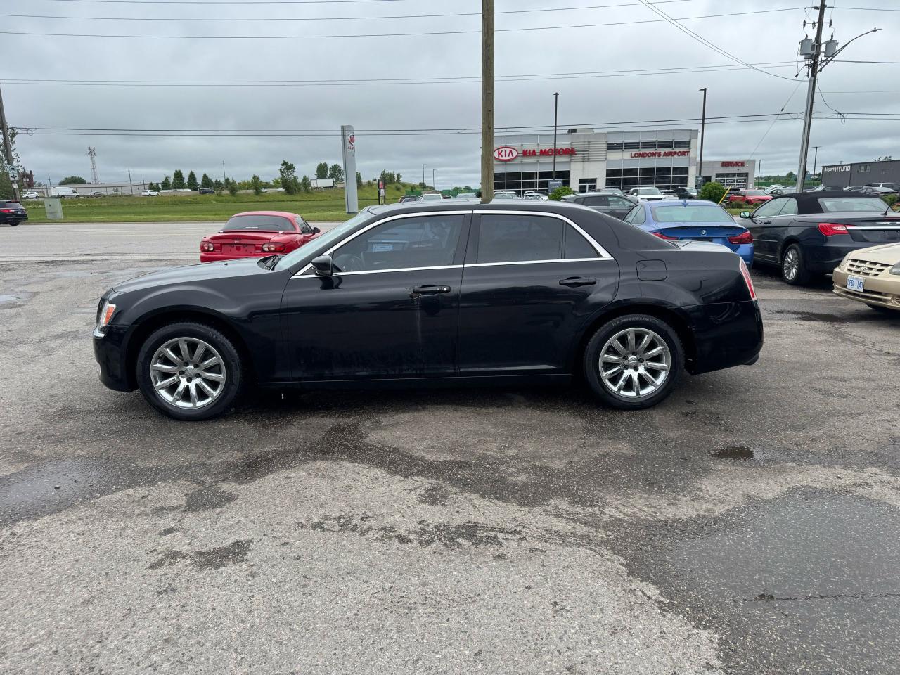 2012 Chrysler 300 AS IS, LIMITED, UNDEROATED, WELL MAINTAINED - Photo #2