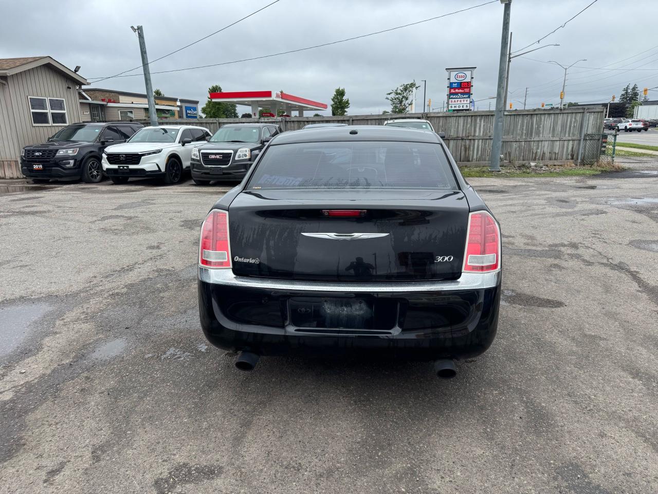 2012 Chrysler 300 AS IS, LIMITED, UNDEROATED, WELL MAINTAINED - Photo #4