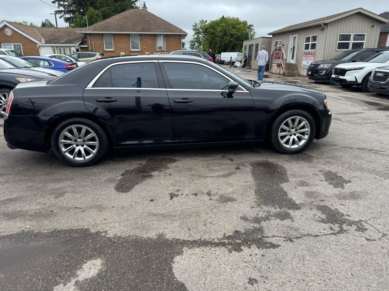 2012 Chrysler 300 AS IS, LIMITED, UNDEROATED, WELL MAINTAINED - Photo #6