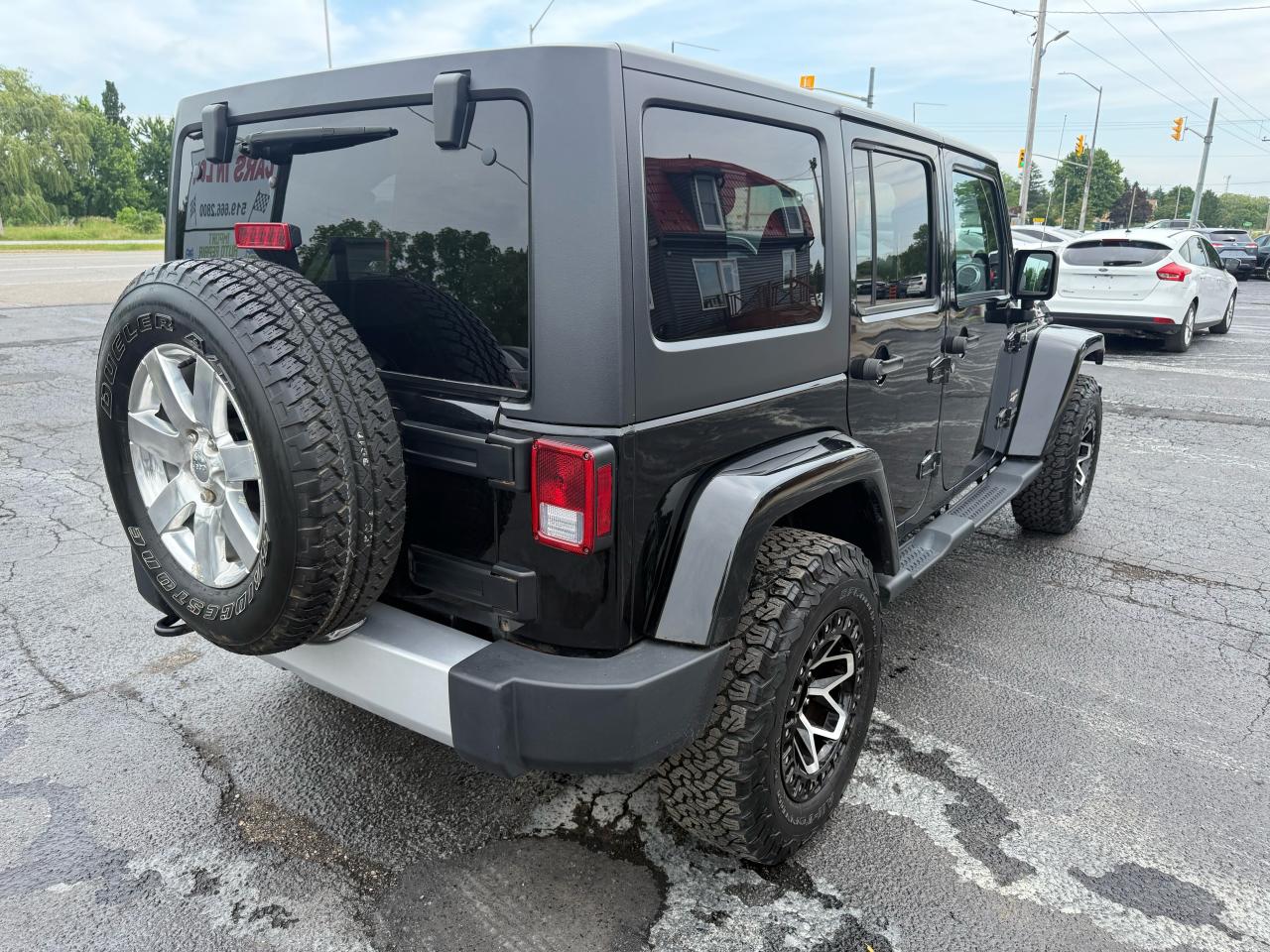2014 Jeep Wrangler Sahara Photo3