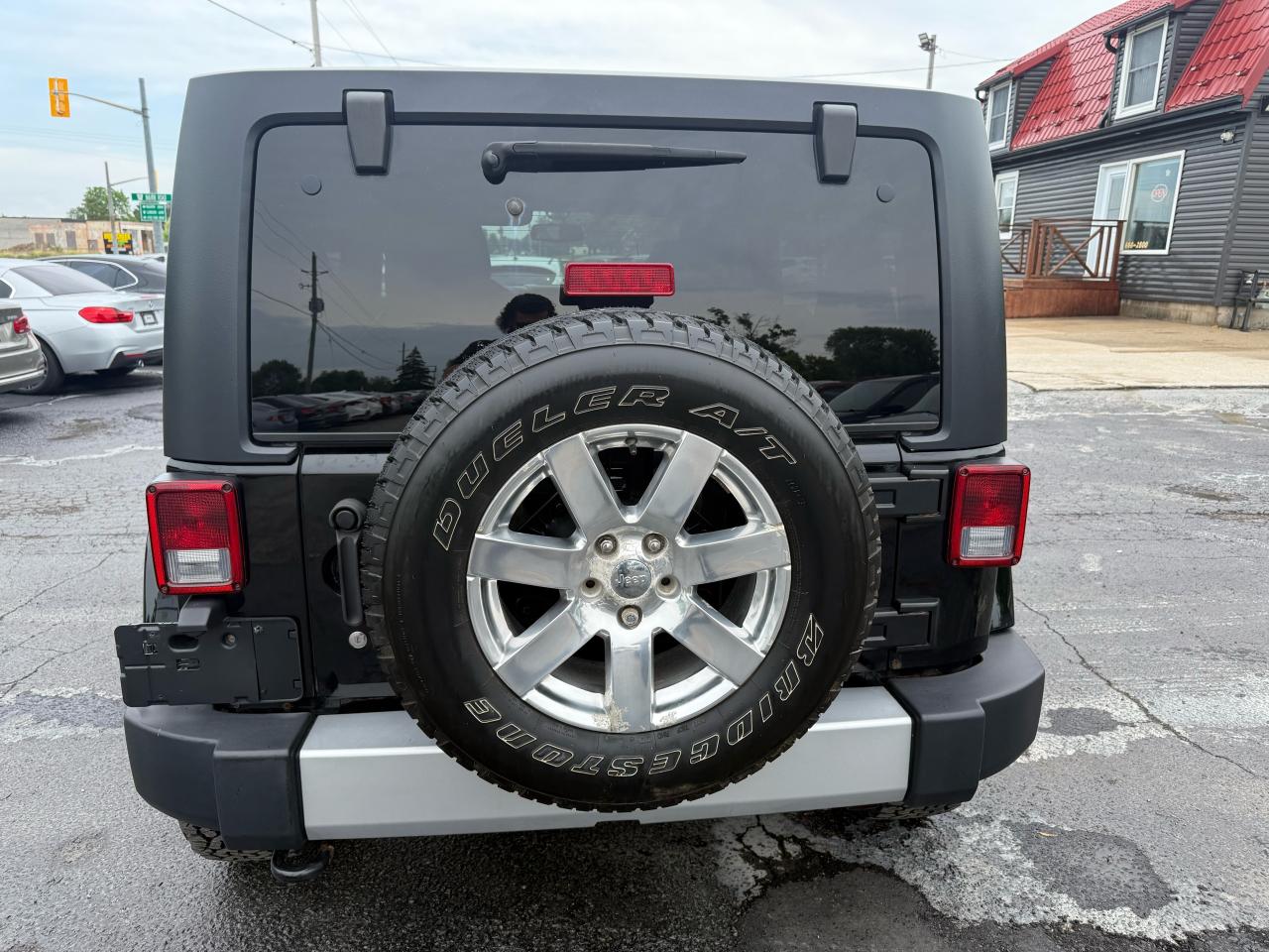 2014 Jeep Wrangler Sahara Photo4