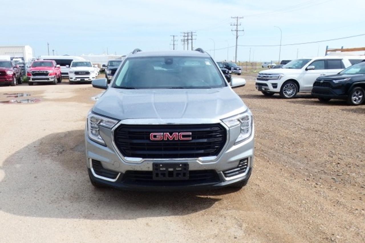 2024 GMC Terrain SLE AWD 4dr w/Htd cloth, BUC - Photo #3