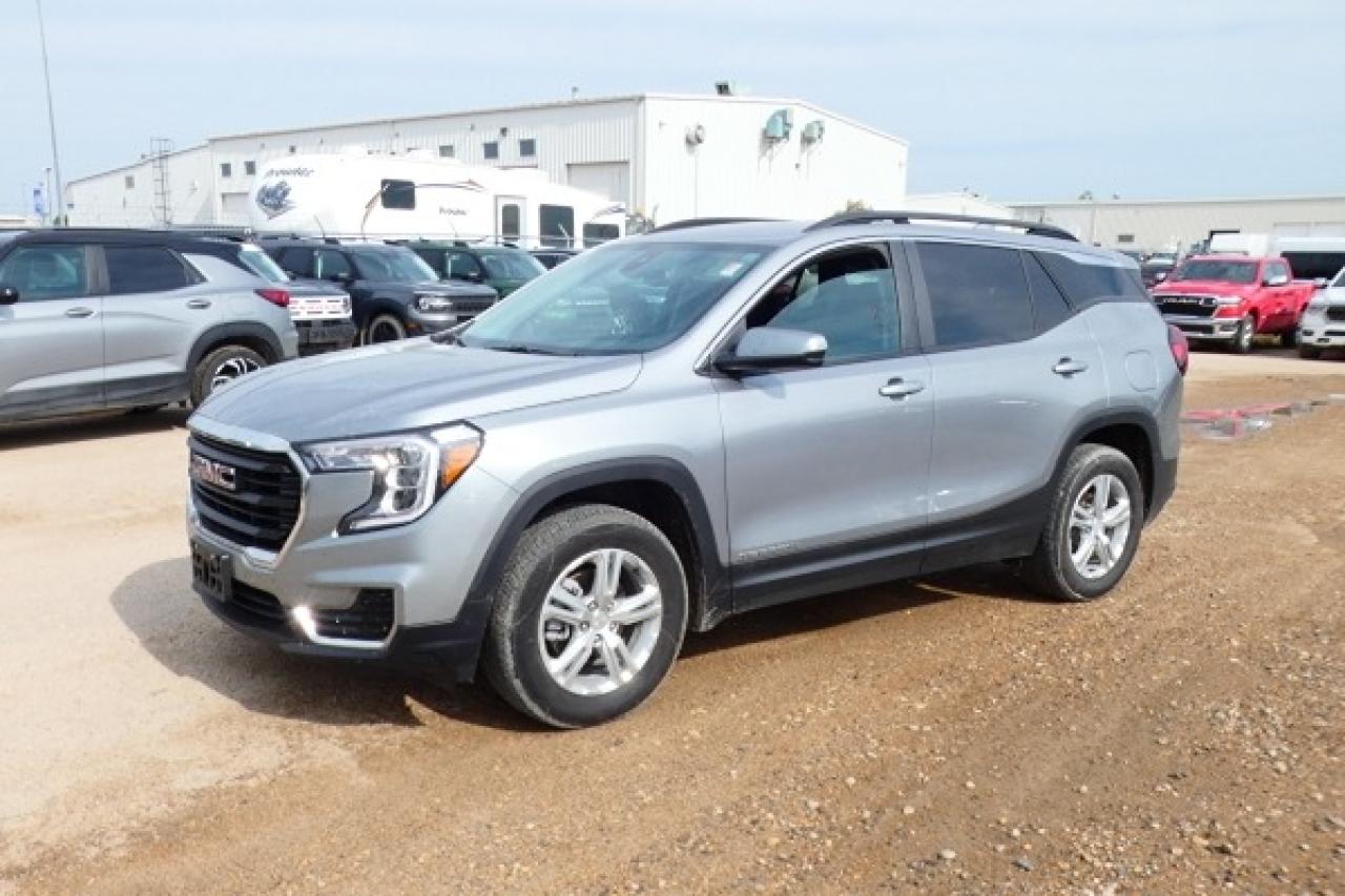 2024 GMC Terrain SLE AWD 4dr w/Htd cloth, BUC - Photo #2