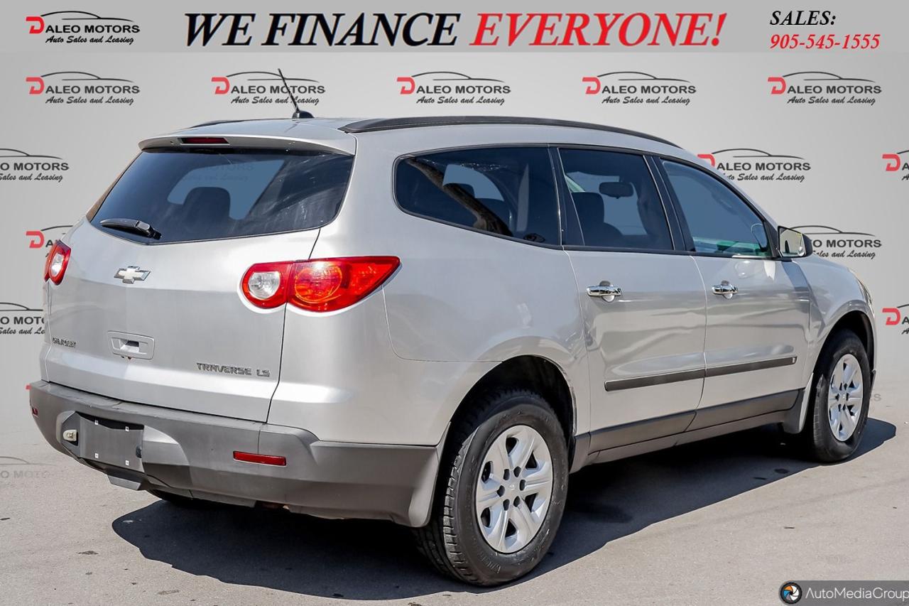 2009 Chevrolet Traverse LS / 7 PASSENGER - AS IS / SAFETY EXTRA