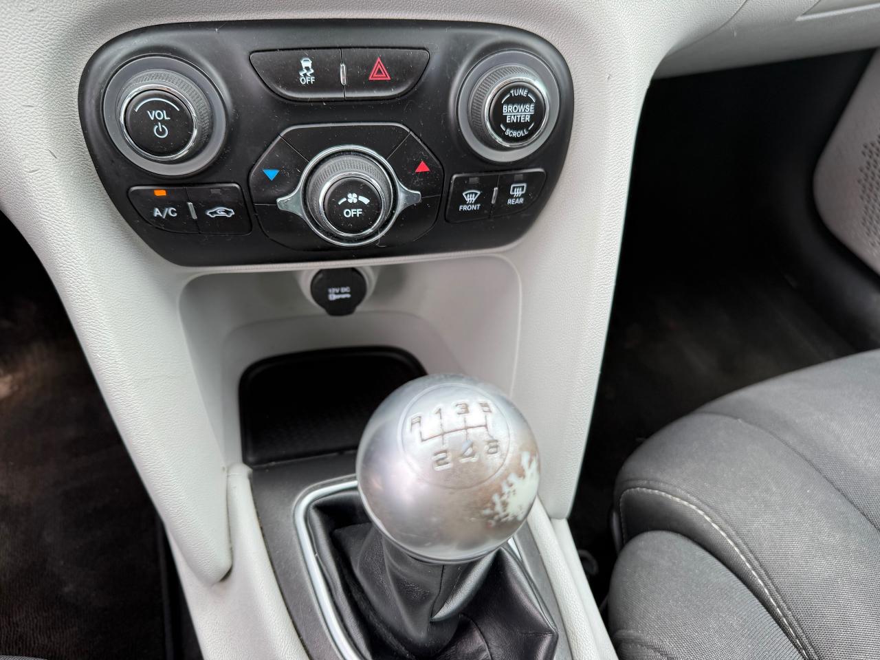 2013 Dodge Dart SXT - Photo #17