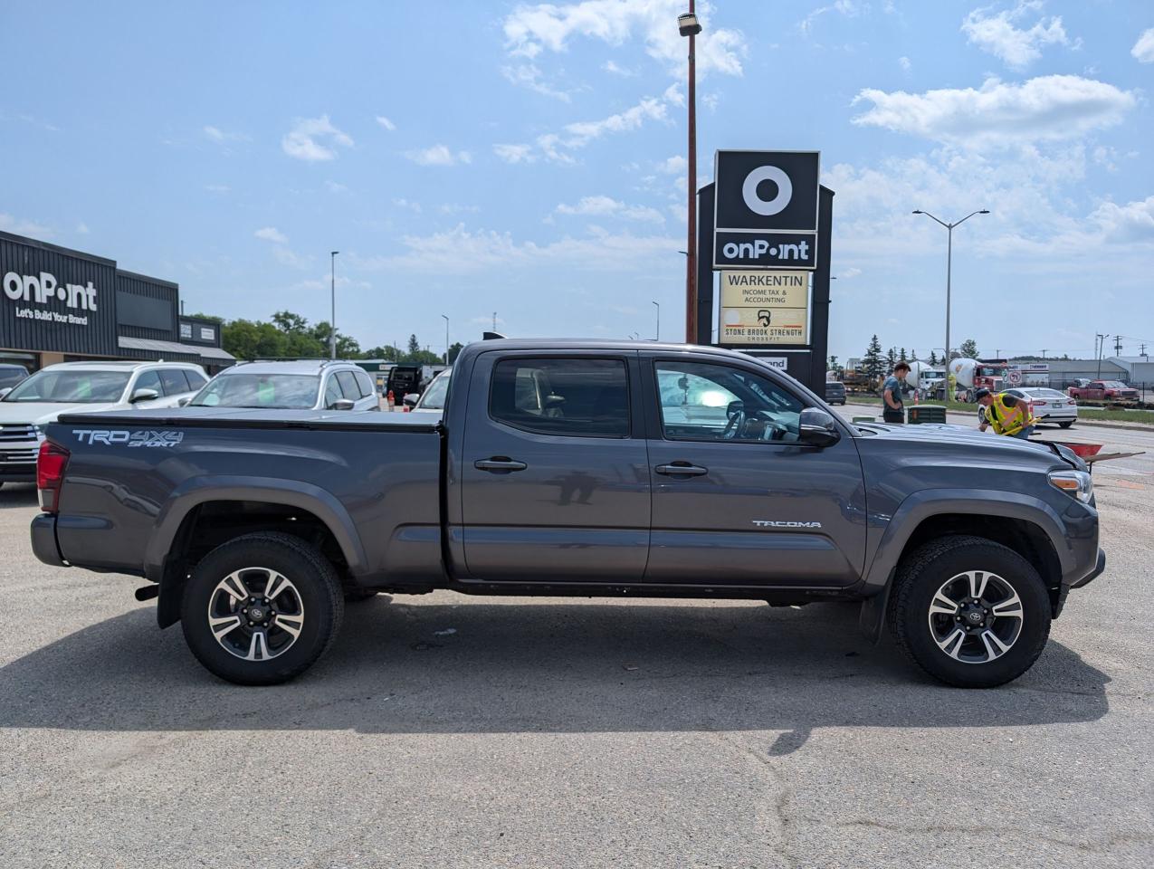 2018 Toyota Tacoma SR5 | Adaptive Cruise | Heated Seats - Photo #3