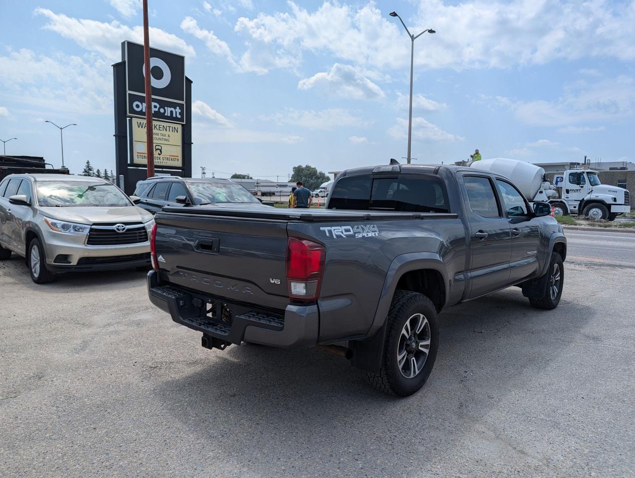 2018 Toyota Tacoma SR5 | Adaptive Cruise | Heated Seats - Photo #4