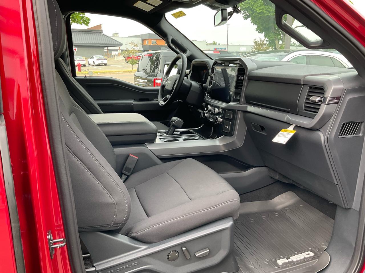 2025 Ford F-150 XLT Photo5