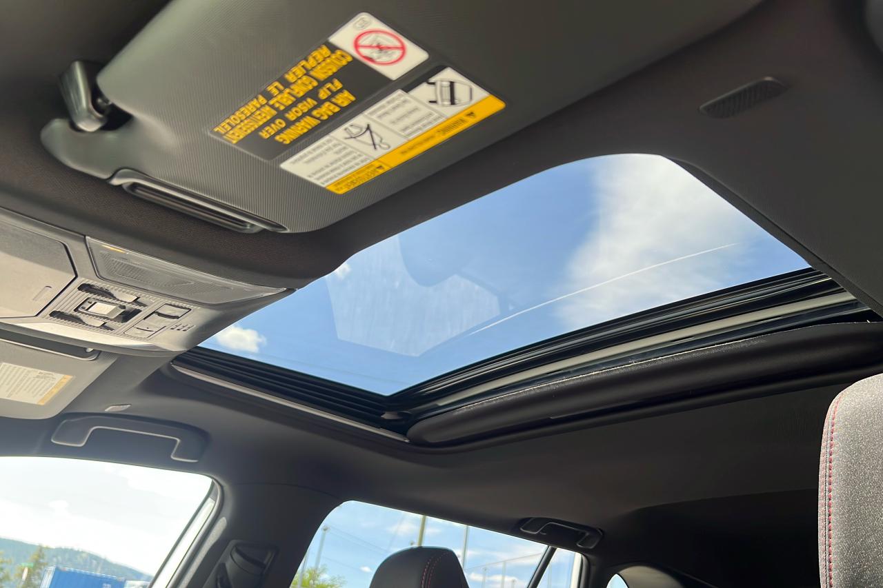 2025 Toyota RAV4 Plug-In Hybrid SE Photo