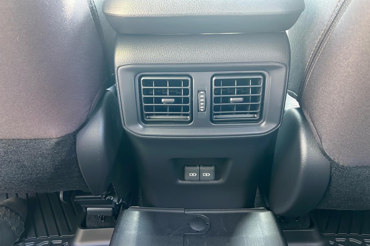 2025 Toyota RAV4 Plug-In Hybrid SE Photo