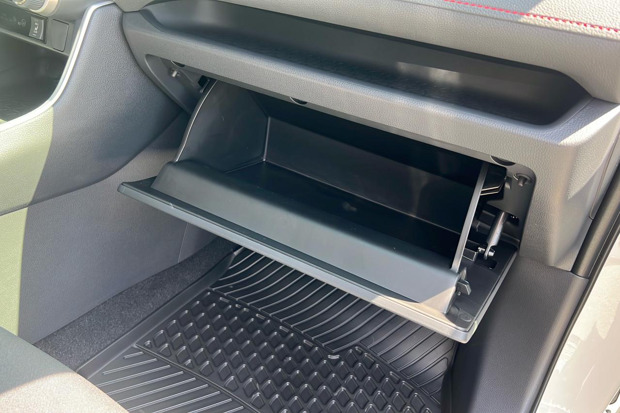 2025 Toyota RAV4 Plug-In Hybrid SE Photo