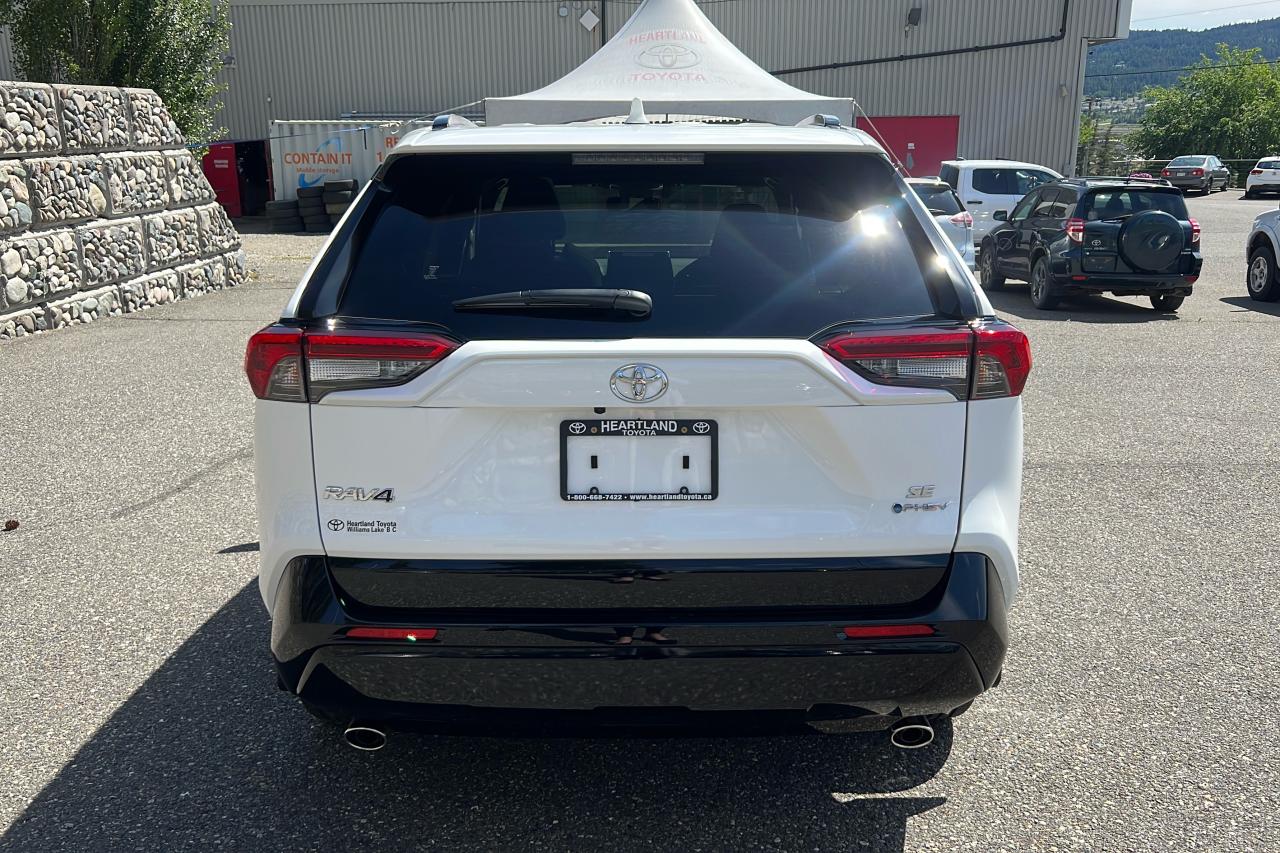 2025 Toyota RAV4 Plug-In Hybrid SE Photo