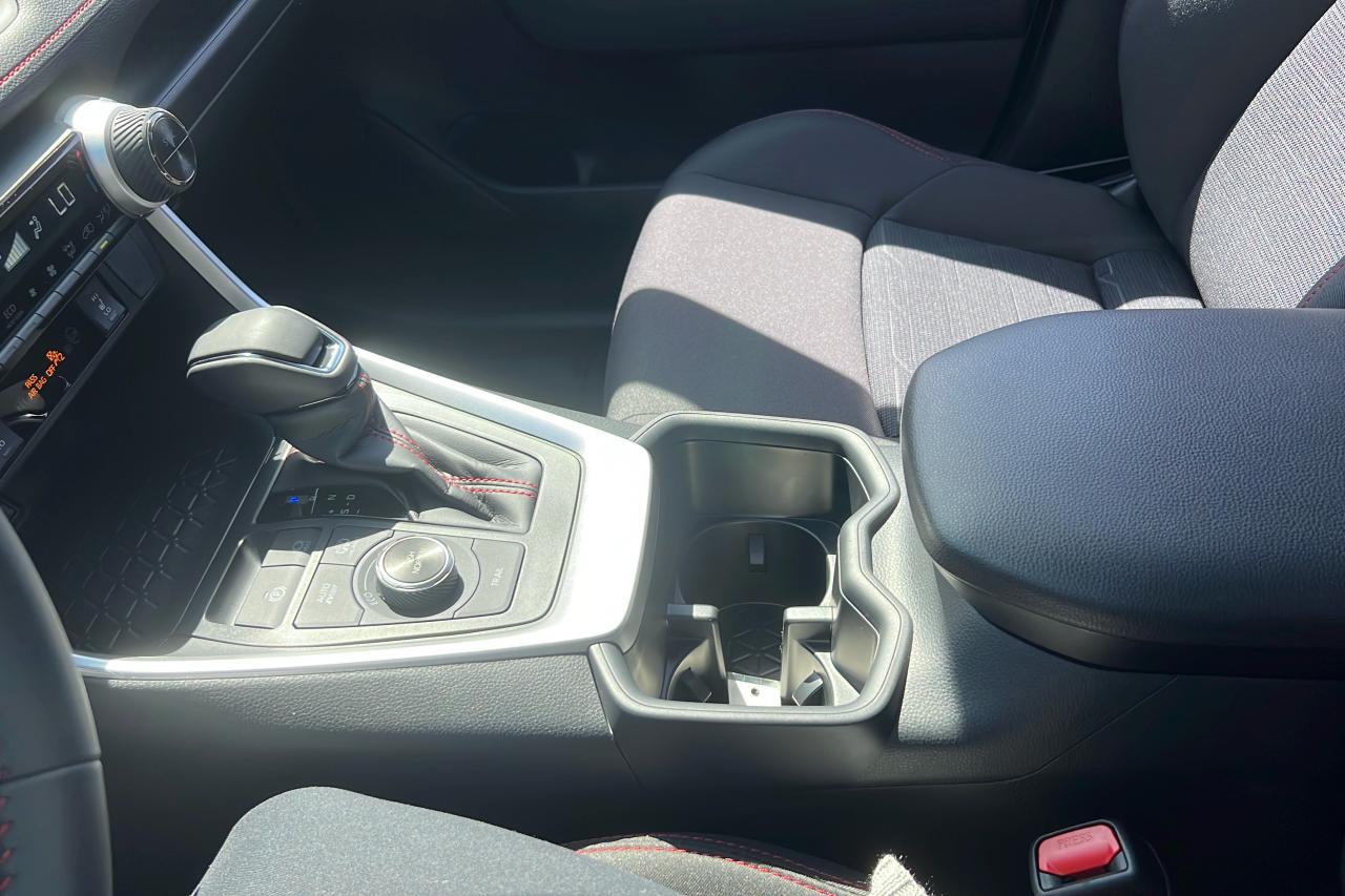 2025 Toyota RAV4 Plug-In Hybrid SE Photo