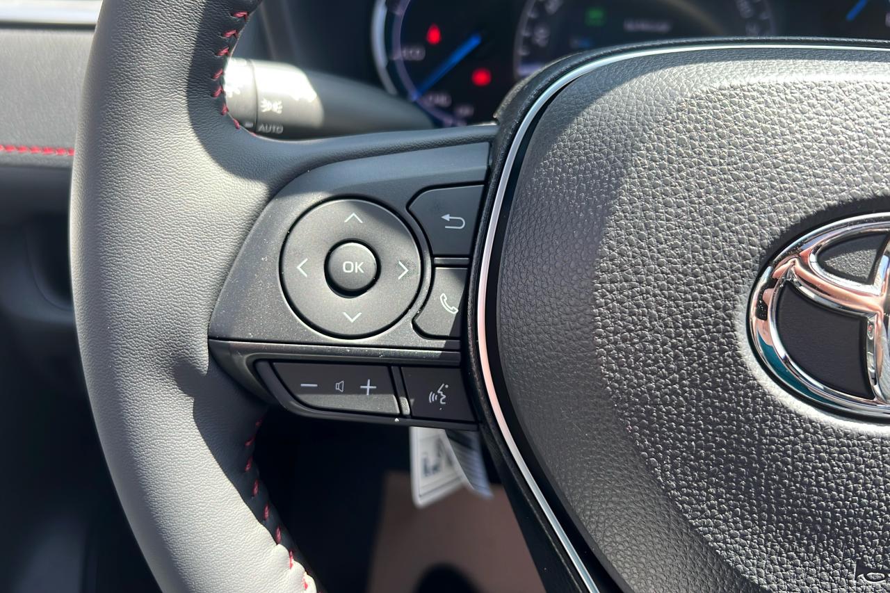 2025 Toyota RAV4 Plug-In Hybrid SE Photo