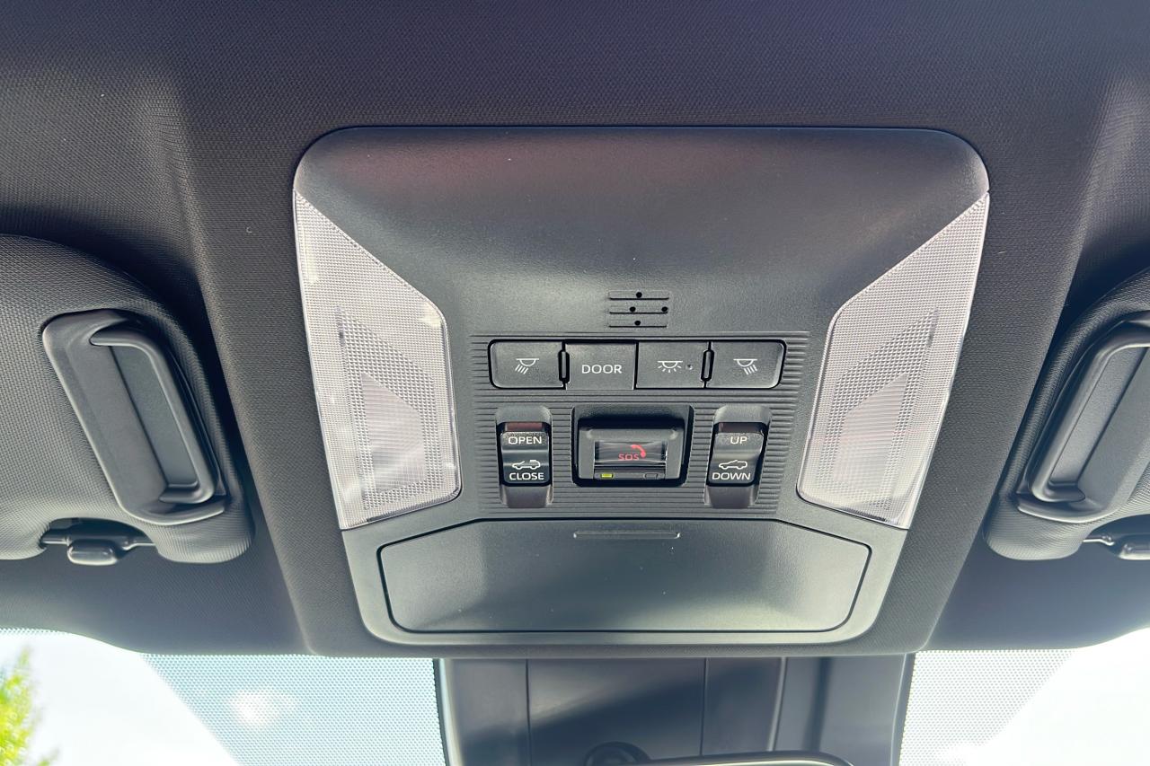 2025 Toyota RAV4 Plug-In Hybrid SE Photo