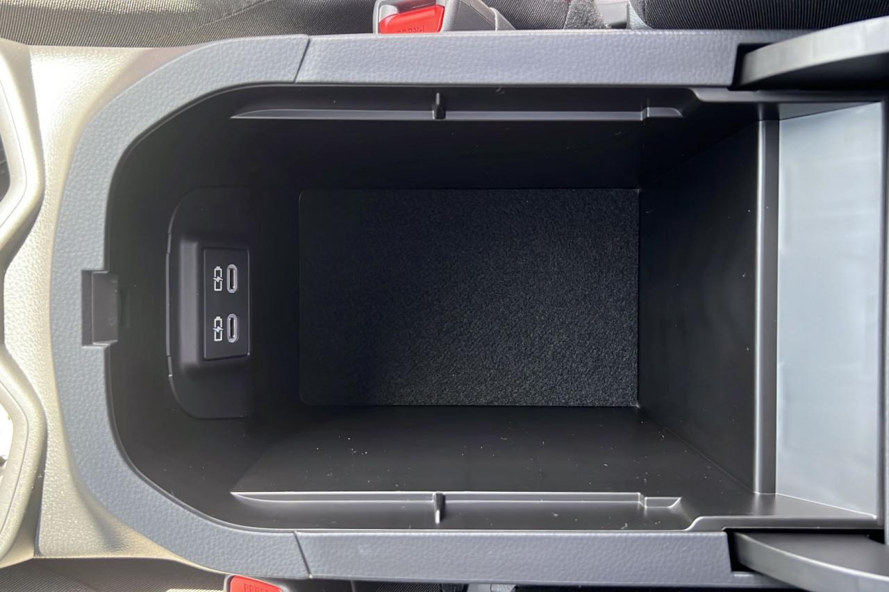 2025 Toyota RAV4 Plug-In Hybrid SE Photo