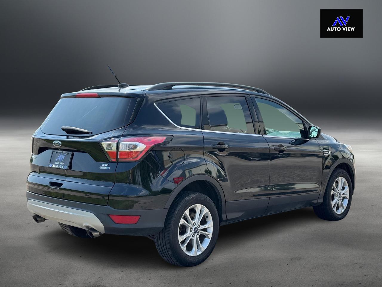 2017 Ford Escape SE AWD **CLEAN CARFAX**NO ACCIDENTS** Photo4