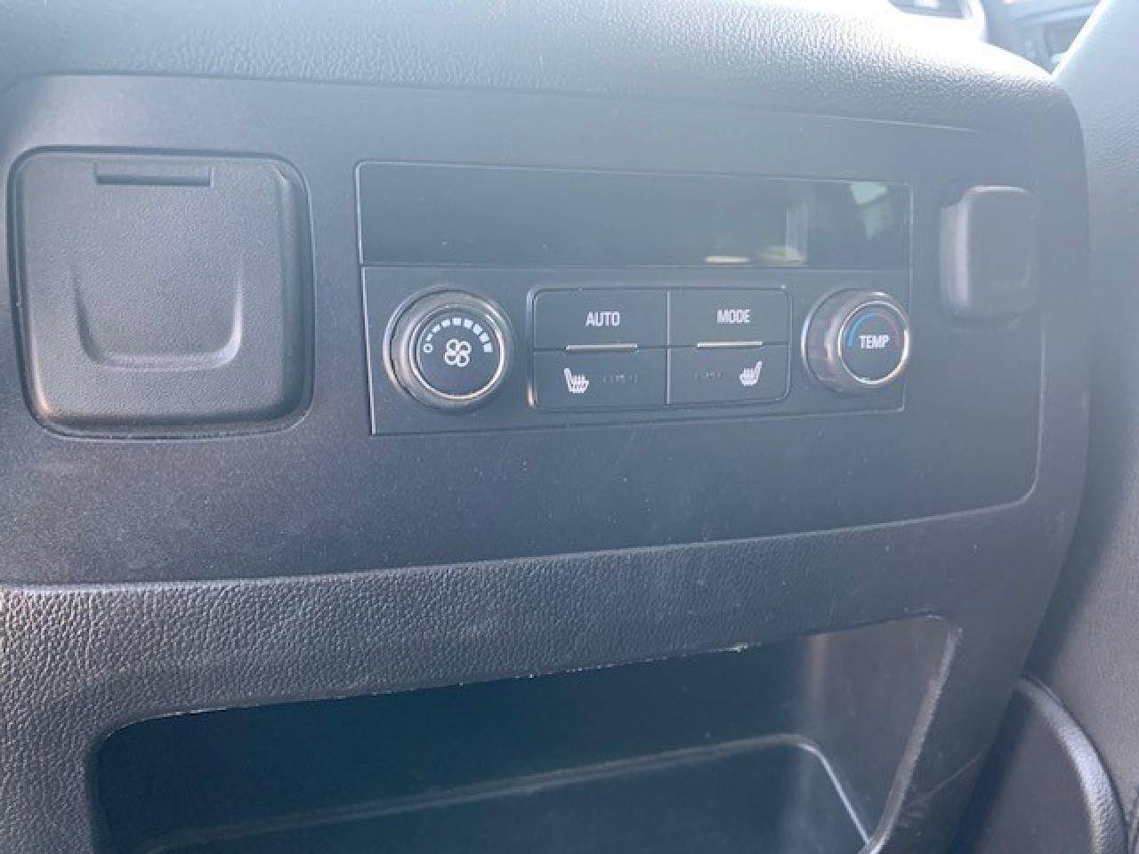 2018 GMC Yukon XL SLT - Photo #10