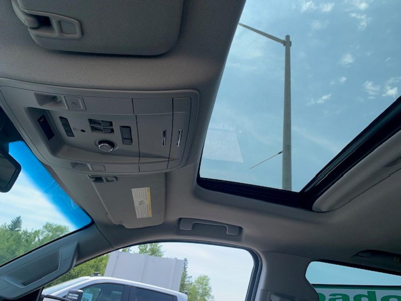 2018 GMC Yukon XL SLT - Photo #8