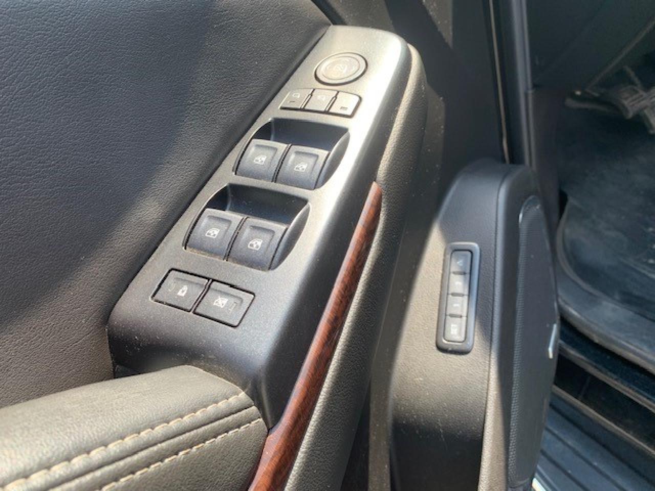 2018 GMC Yukon XL SLT - Photo #11