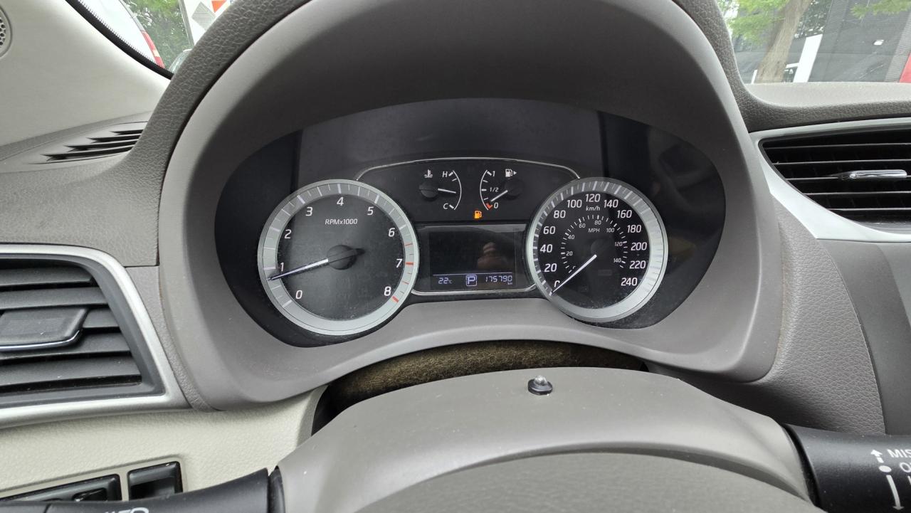 2013 Nissan Sentra S 6MT - Photo #11