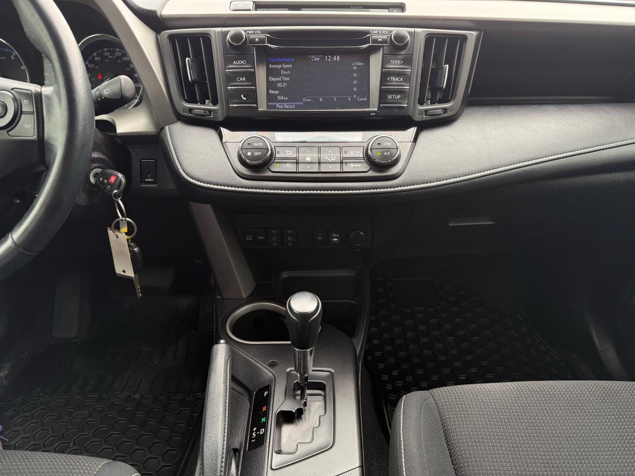 2016 Toyota RAV4 XLE | Navigation | Heated Seats | Sunroof - Photo #14