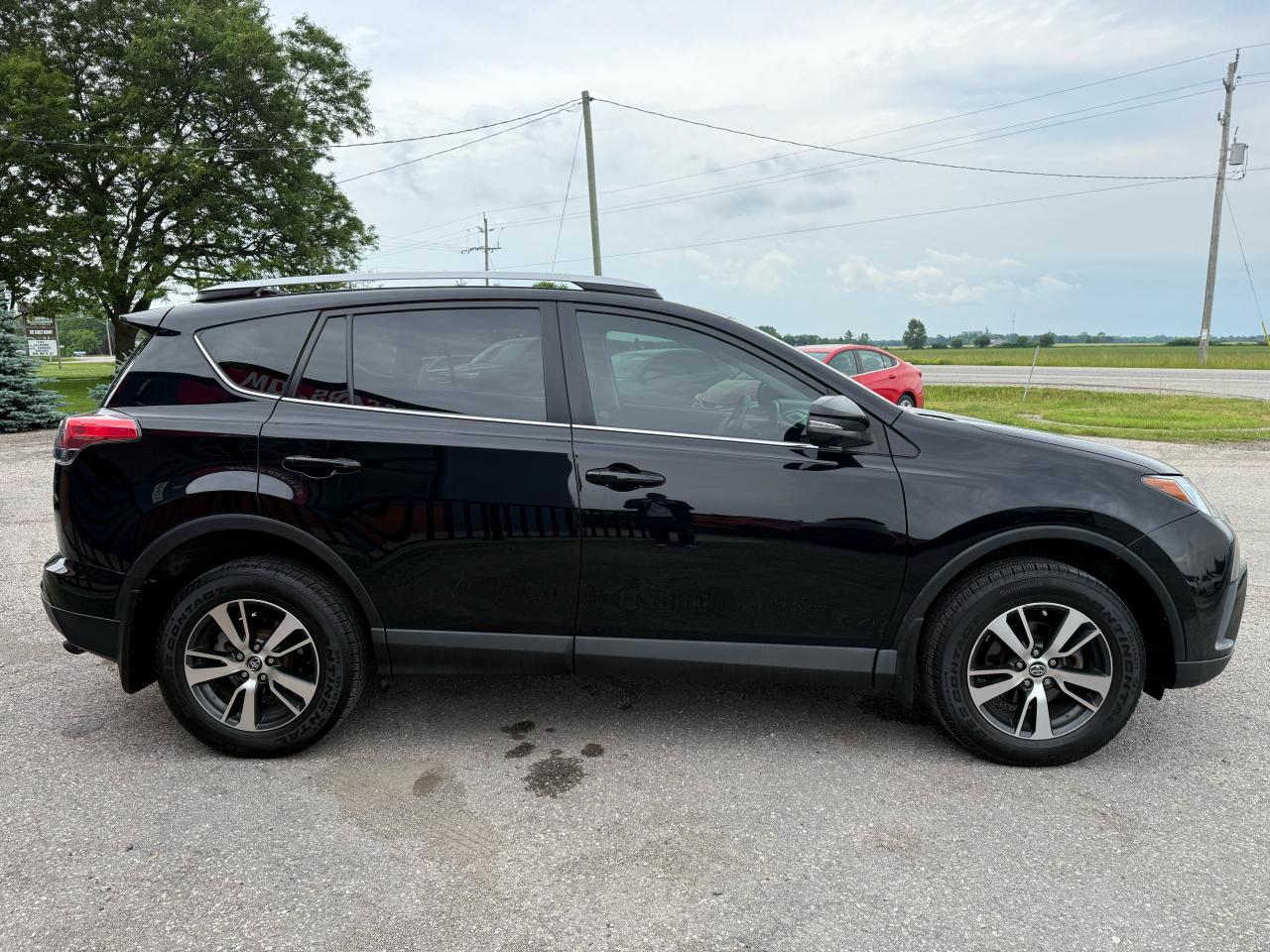 2016 Toyota RAV4 XLE | Navigation | Heated Seats | Sunroof - Photo #6