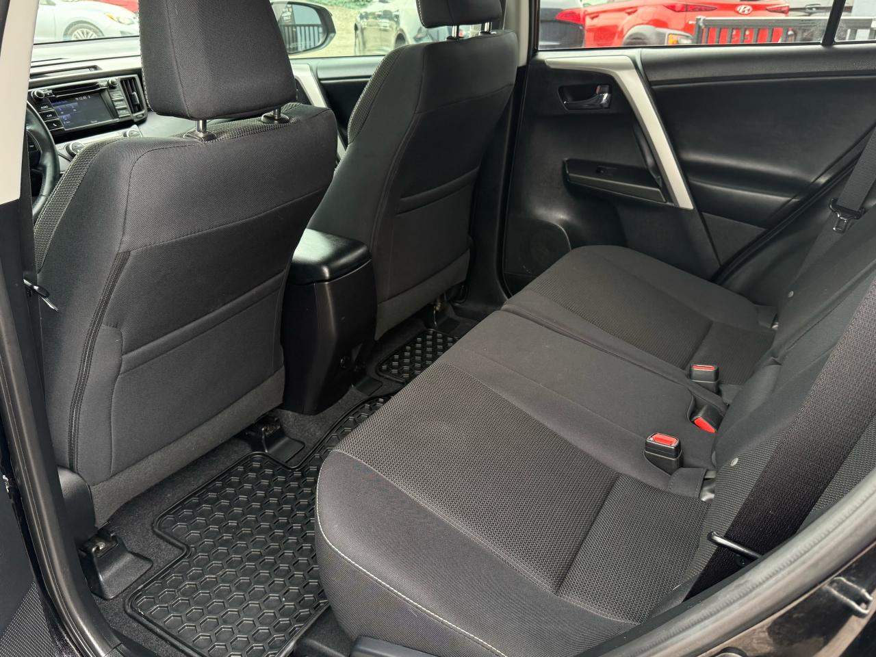 2016 Toyota RAV4 XLE | Navigation | Heated Seats | Sunroof - Photo #10