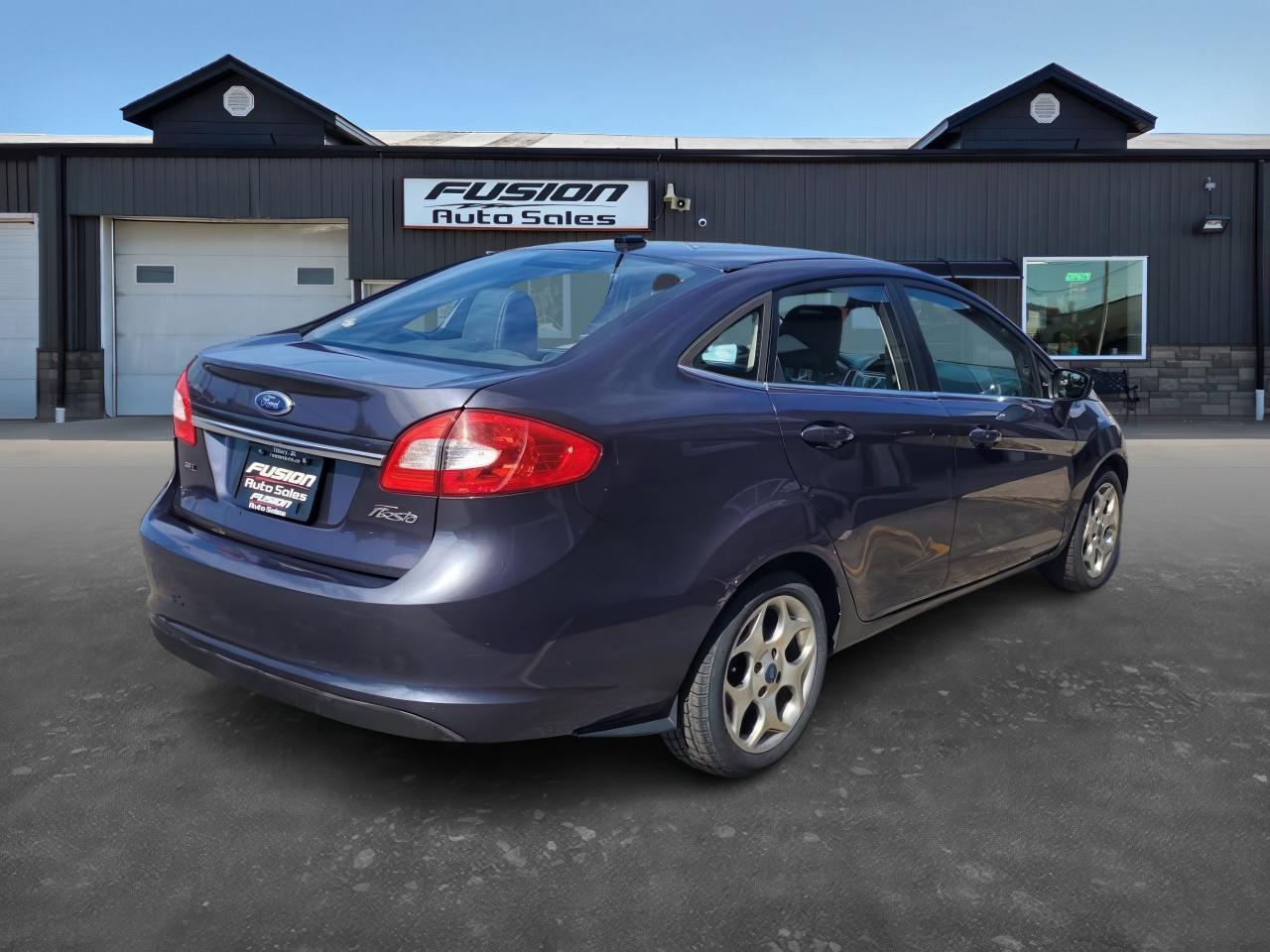 2012 Ford Fiesta SEL - Photo #5