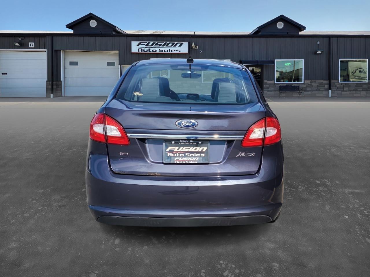 2012 Ford Fiesta SEL - Photo #4