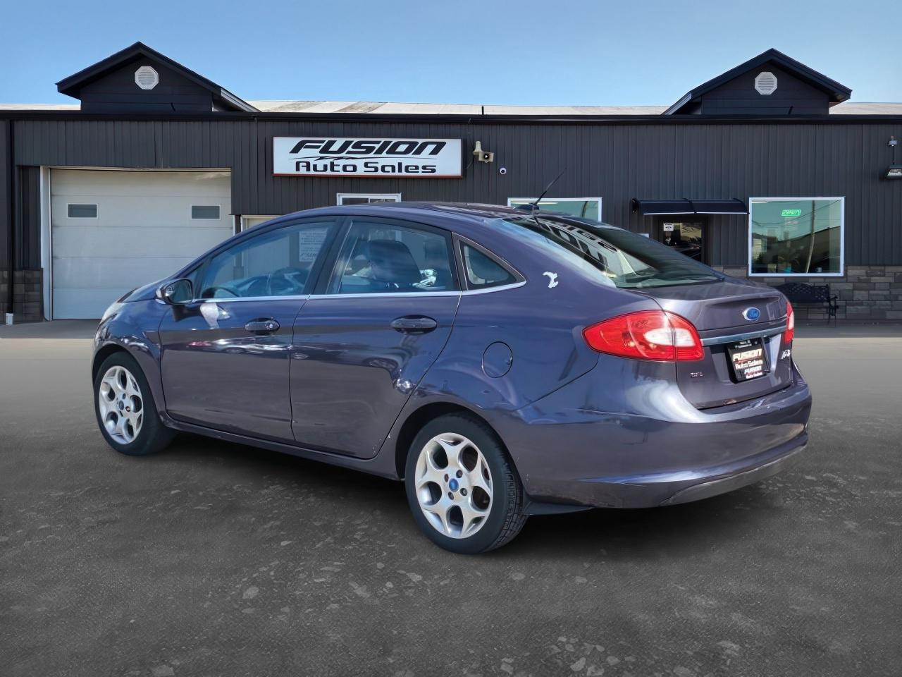2012 Ford Fiesta SEL - Photo #3
