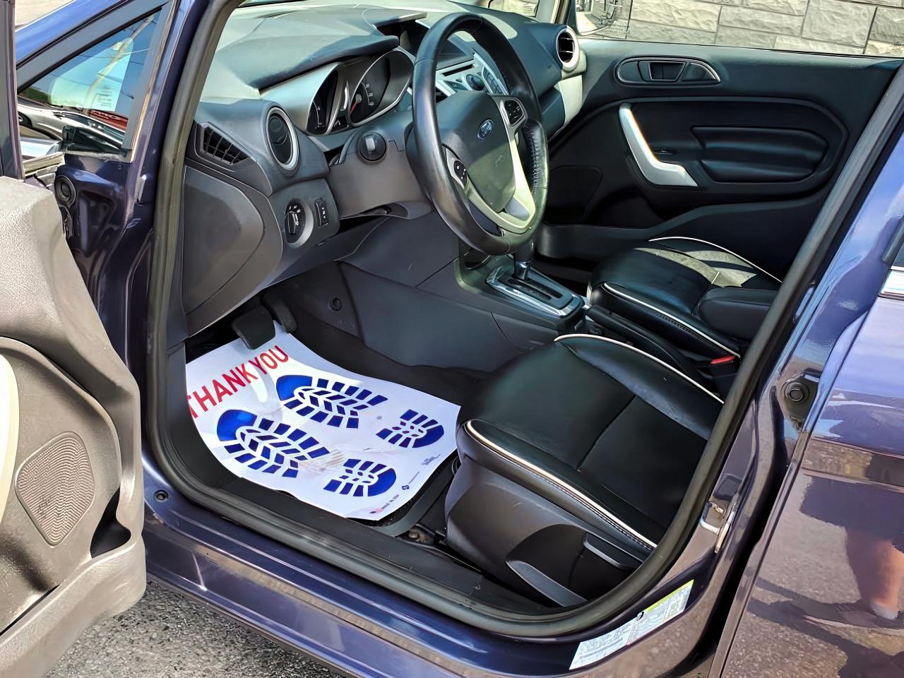 2012 Ford Fiesta SEL - Photo #9