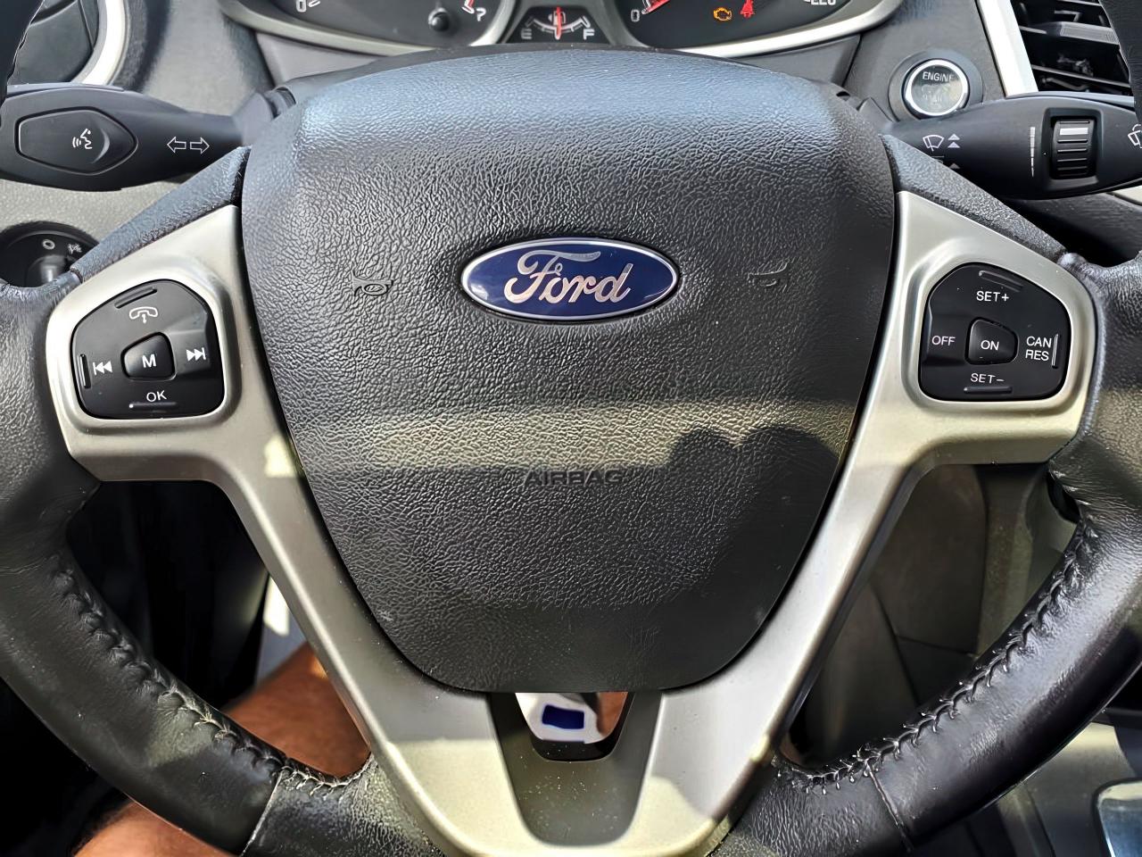 2012 Ford Fiesta SEL - Photo #12