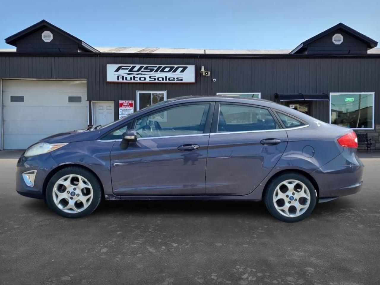 2012 Ford Fiesta SEL-LEATHER-LOCAL TRADE - Photo #2